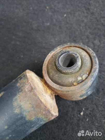 Амортизатор задний Suzuki Grand Vitara 2010