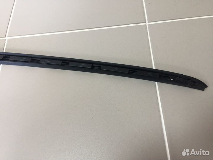 Молдинг лобового стекла левый Kia Sorento Prime