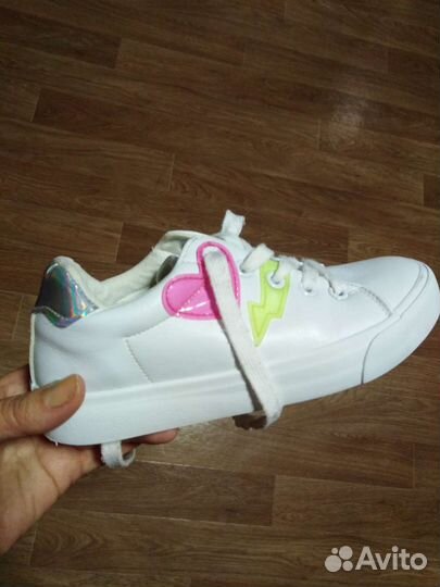Кроссовки для девочки