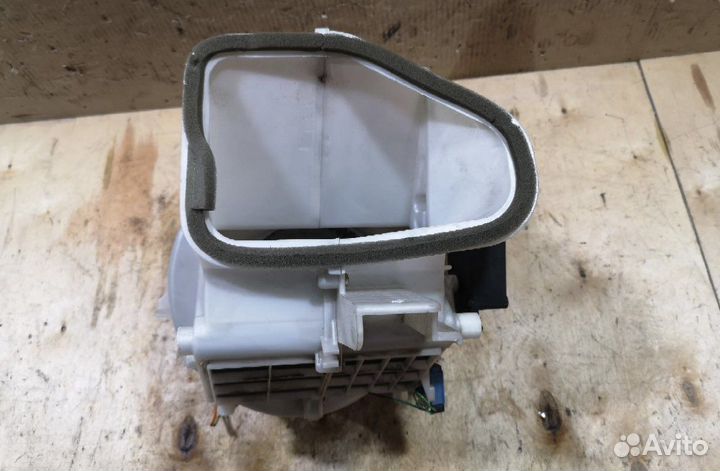 Мотор печки всборе ford escape 2000 год