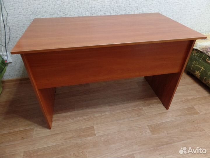 Письменный стол