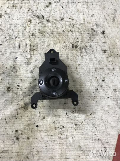 Переключатель регулировки зеркала Hyundai Santa Fe