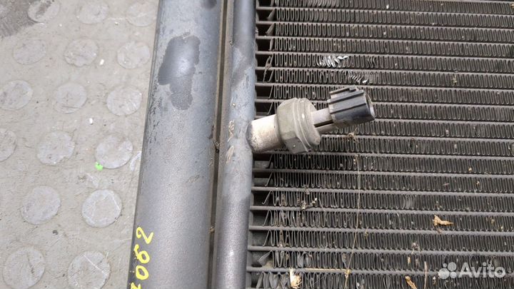 Радиатор кондиционера Infiniti QX56