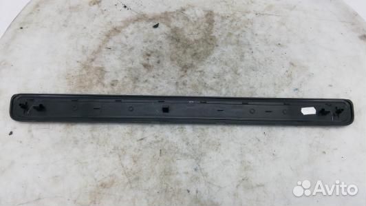 Накладка порога внутренняя правая toyota avensis T