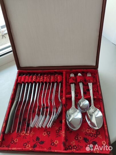 Столовые приборы набором
