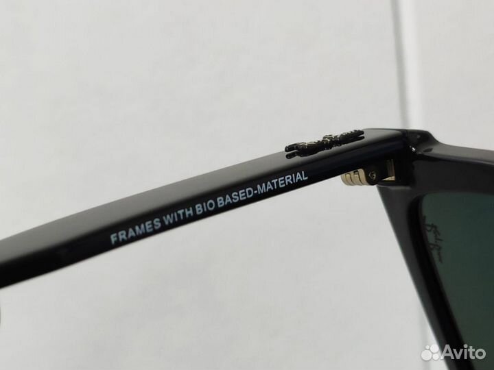 Солнцезащитные очки Ray-Ban Wayfarer Reverse