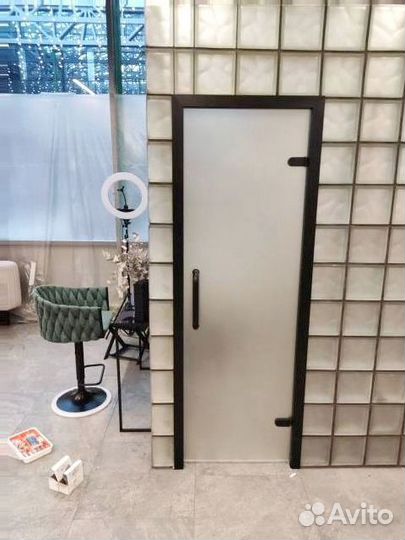 Стеклянные двери на заказ