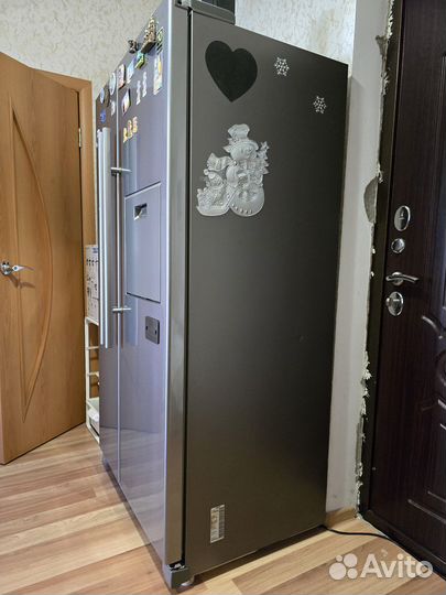 Холодильник Samsung Side-by-Side