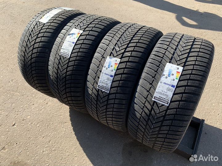 Bridgestone Blizzak LM-005 295/40 R21
