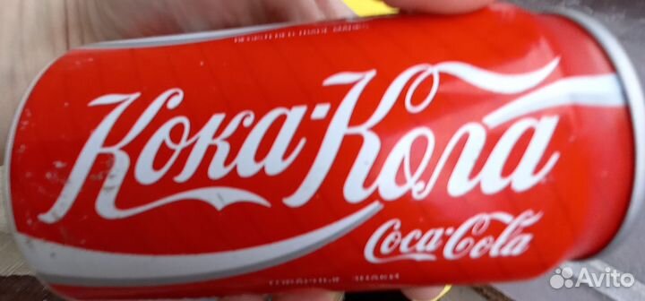 Банка Coca-Cola Кока-кола на кириллице с напитком