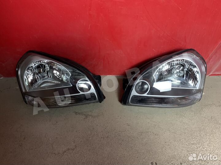 Фара правая и левая Hyundai Tucson 1 JM