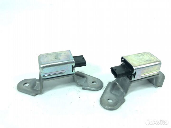 Датчик удара передний Subaru