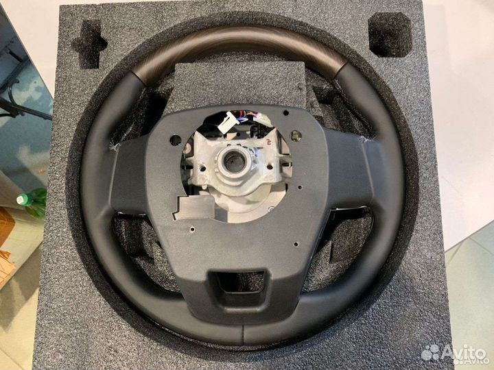 Руль Toyota Land Cruiser 200