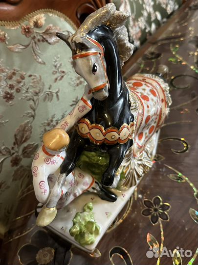 Фарфоровая скульптурная группа 