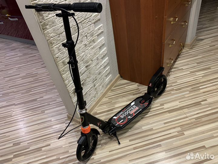 Самокат лёгкий новый