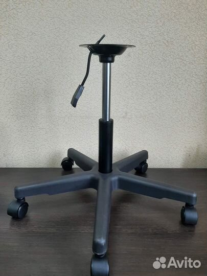 Подставка регулируемая. Пластиковое пятилучие