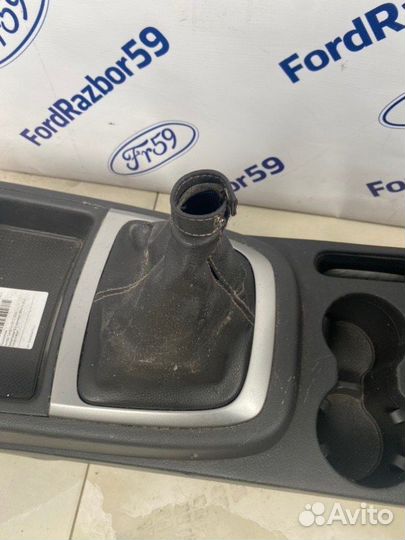 Подлокотник Hyundai Santa Fe CM 2.2 (D4HB) 2010