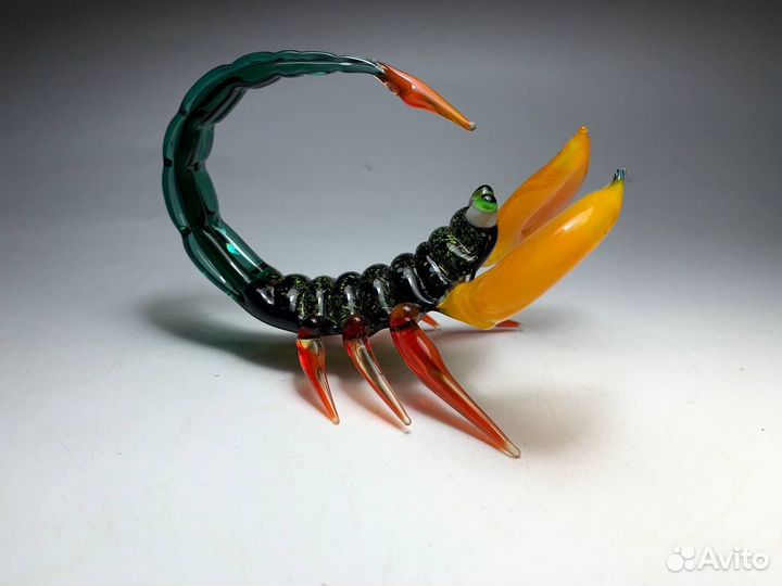 Статуэтка стекло скорпион