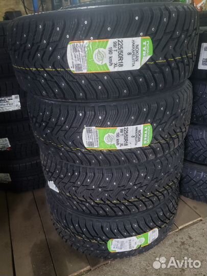 Nokian Tyres Hakkapeliitta 8 225/50 R18 99T