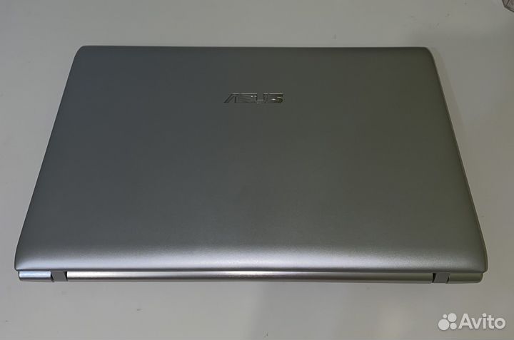 Ноутбук asus
