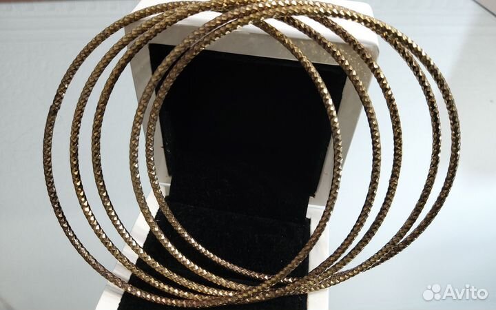 Браслет из 5 колец под золото.Бижутерия