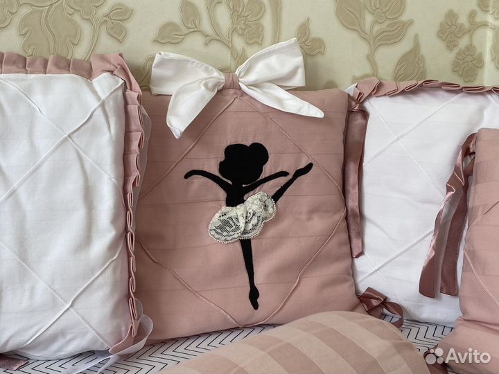 Бортики в кроватку ручная работа