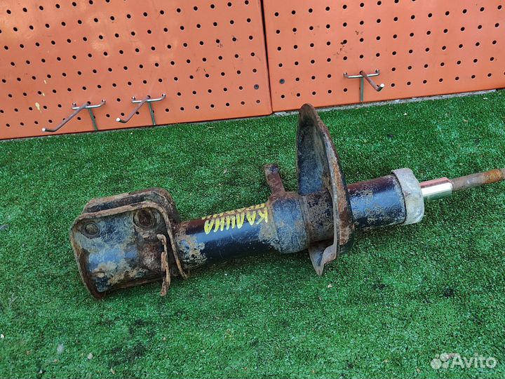 Передняя правая стойка LADA Kalina