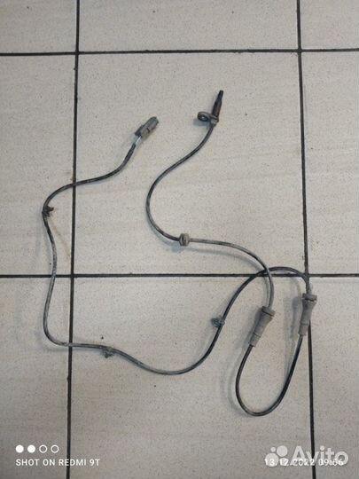 Датчик abs передний левый Nissan Sentra