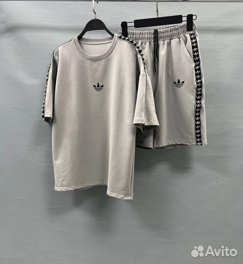 Спортивный костюм adidas