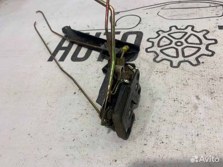 Замок двери передний правый Hyundai Accent G4EC