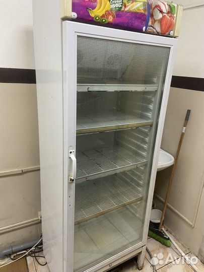 Холодильный шкаф
