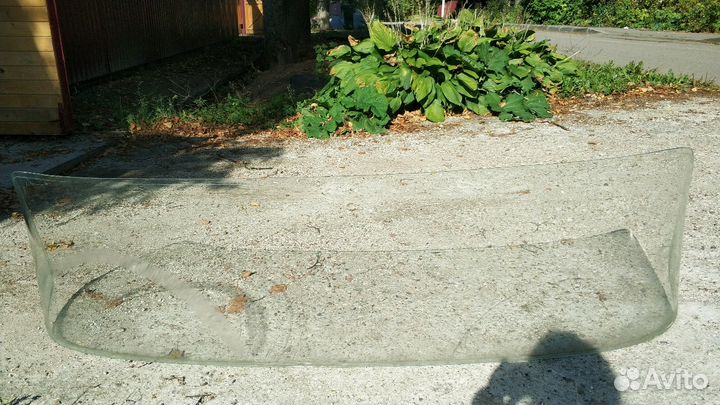 Стекло ветровое предположительно от зила