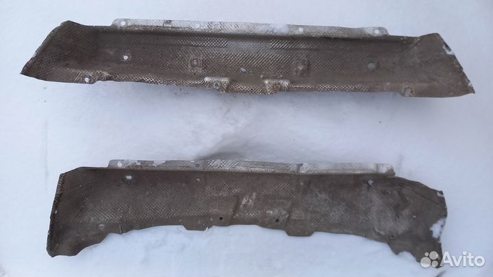 Range Rover Evoque термозащита глушителя нижняя