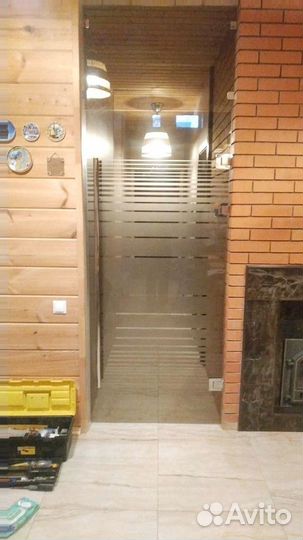 Стеклянная дверь на заказ от 3 дней