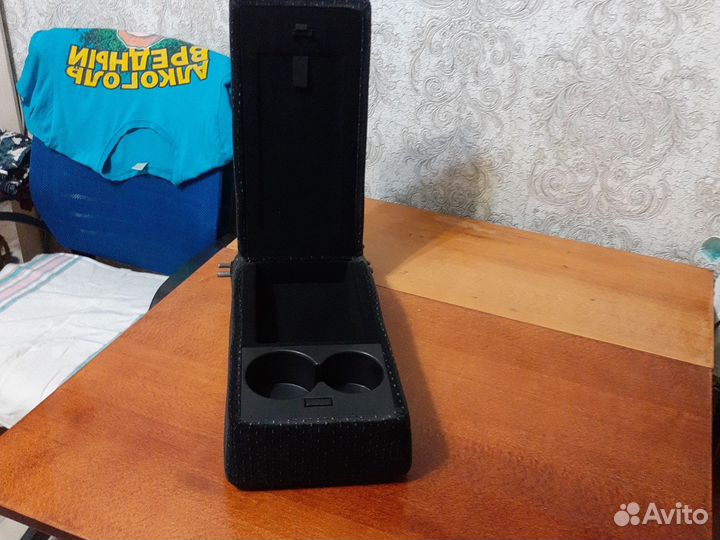 Подлакотник задний