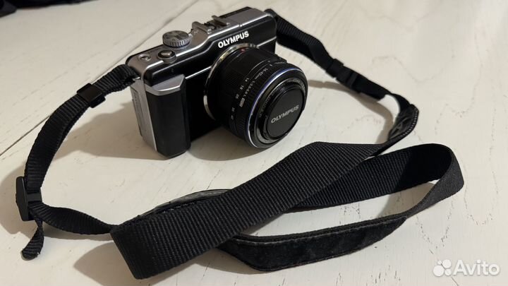 Фотоаппарат Olympus Pen E-PL1 Kit