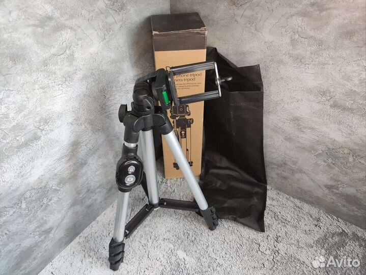 Штатив с ду сельфи пультом + чехол, гарантия,новый