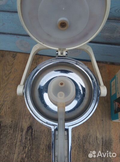 Термос с помпой новый