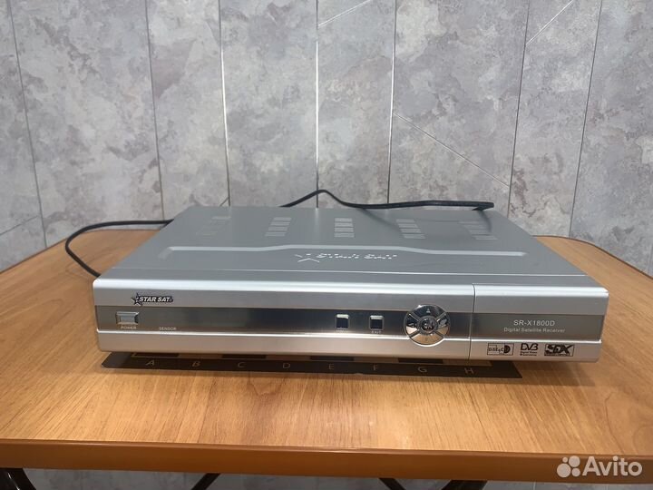 Спутниковый ресивер Starsat SR-X1800D