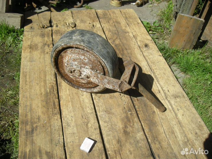 Колесо от тачки тачанки железное только самовывоз