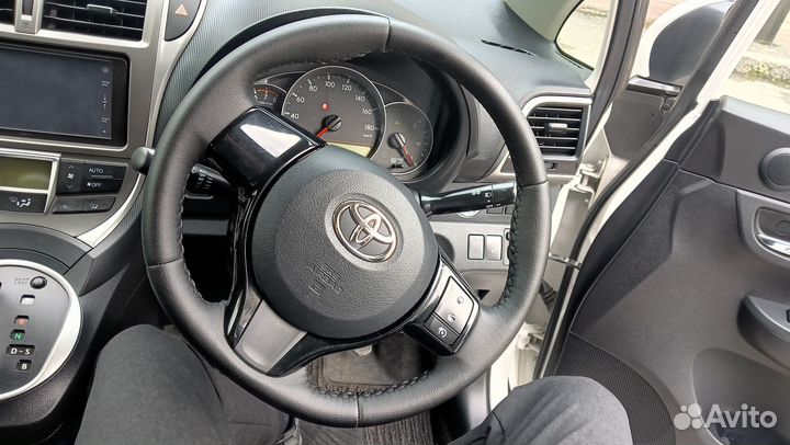 Накладка руля Toyota Ractis, Vitz, Yaris, Verso-S