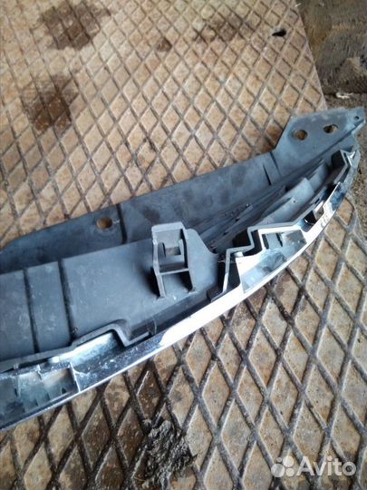 Решетка радиатора Мазда 6