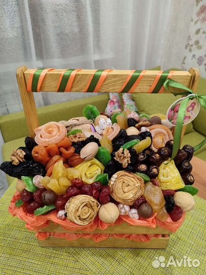 Съедобные букетики из орешков и сухофруктов