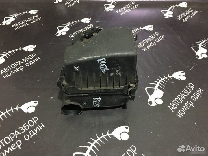 Корпус воздушного фильтра Toyota Auris 1.6L