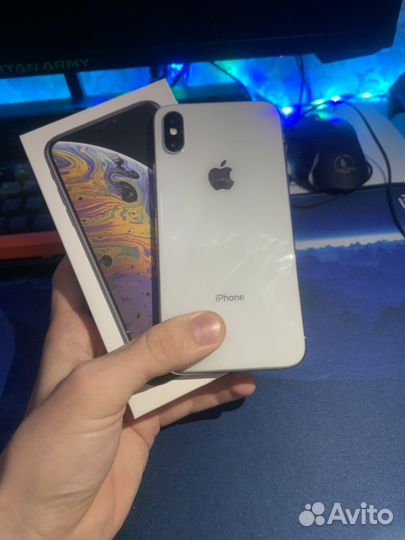 iPhone Xs, 64 ГБ