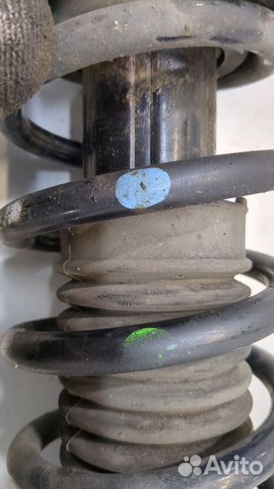 Амортизатор подвески левый передний Lexus IS