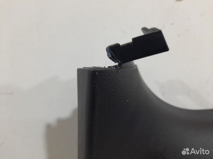 Обшивка двери багажника задняя Toyota Land Cruiser