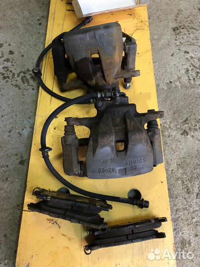 Суппорт тормозной передний Toyota Camry 50 V50