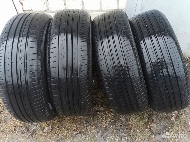 Yokohama BluEarth AE50 215/65 R17 99V