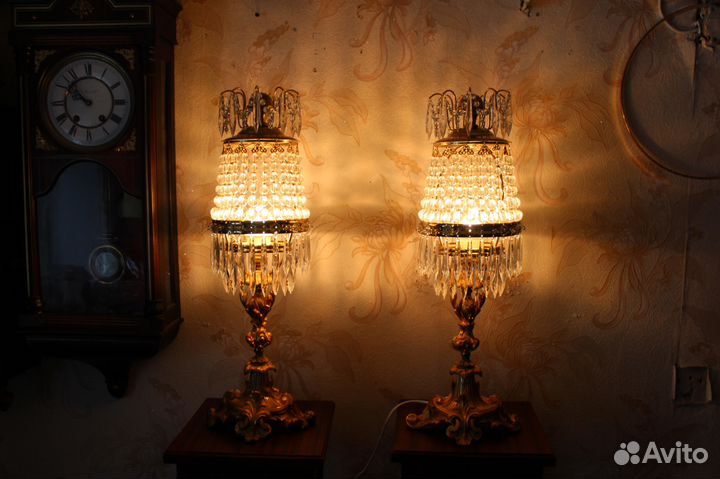 Антикварный постамент консоль И светильники